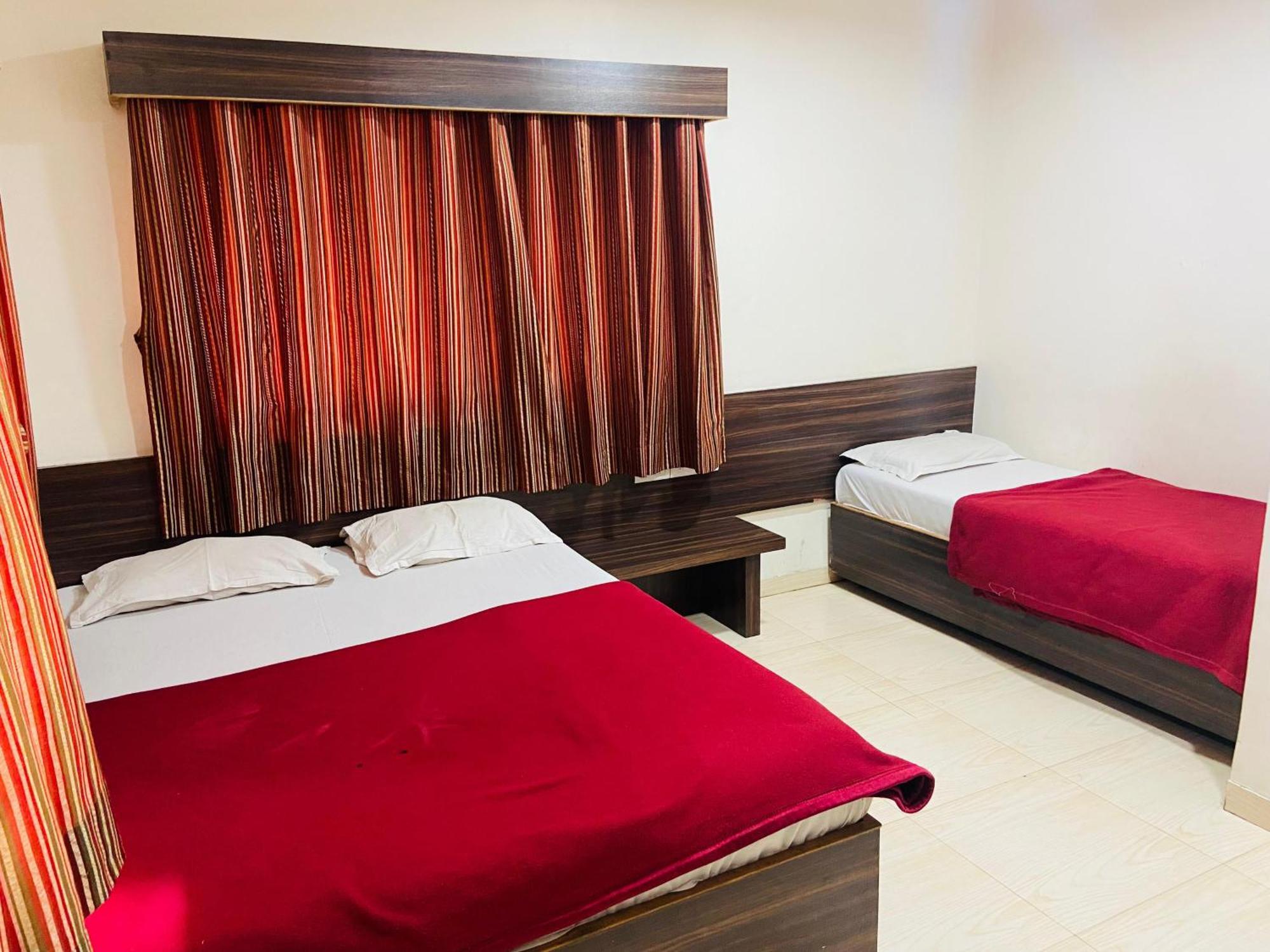 Hotel Sai Bhawani Shirdi Eksteriør billede